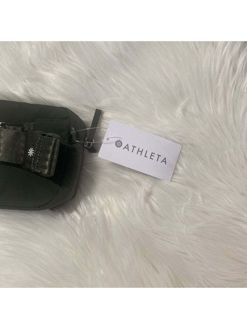 Athleta woman’s All About Large Crossbody Belt Bag One Size Green - Picture 4 of 6